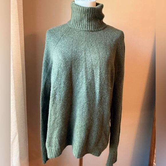J. Crew Sweaters - J. Crew wool blend sweater